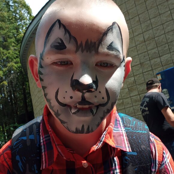 Meet your Posher, Tiffany - Picture 6 of 7